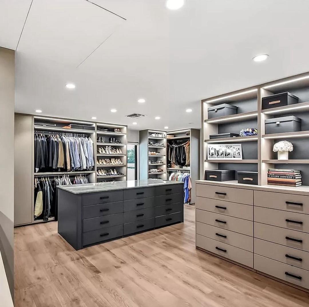 4 bedroom apartment at Grand Rapids, Michigan